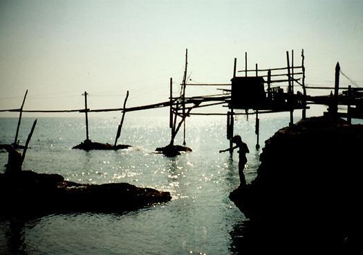 photo "Boy on the trabocco" tags: travel, Europe