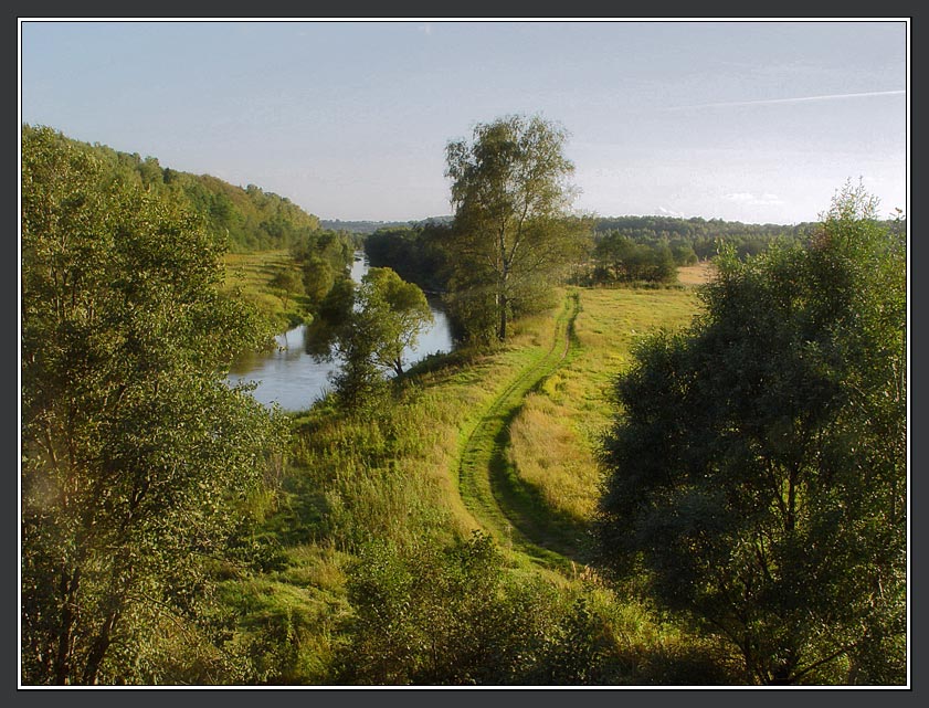 фото "Мягкий сентябрьский пейзаж с рекой и дорогой" метки: пейзаж, осень