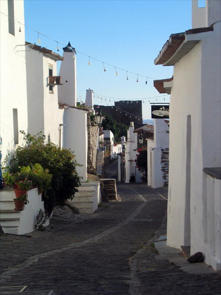 фото "White houses of Monsaraz" метки: архитектура, пейзаж, 