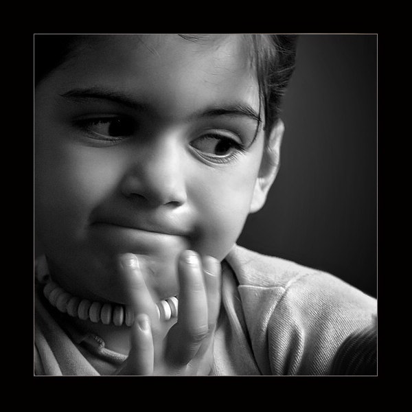 photo "Hmmm..." tags: portrait, children