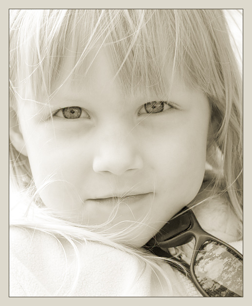 photo "Little girl: Gravity" tags: portrait, children