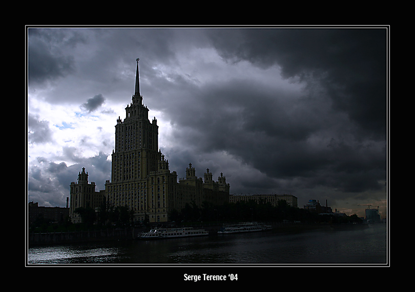 photo "Moscow hotel." tags: architecture, landscape, clouds