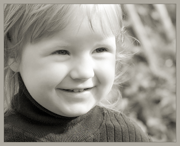 photo "Little girl: Happiness" tags: portrait, children