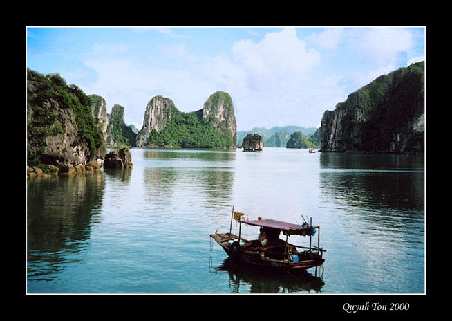 фото "Sampan in bay" метки: путешествия, пейзаж, Азия, вода