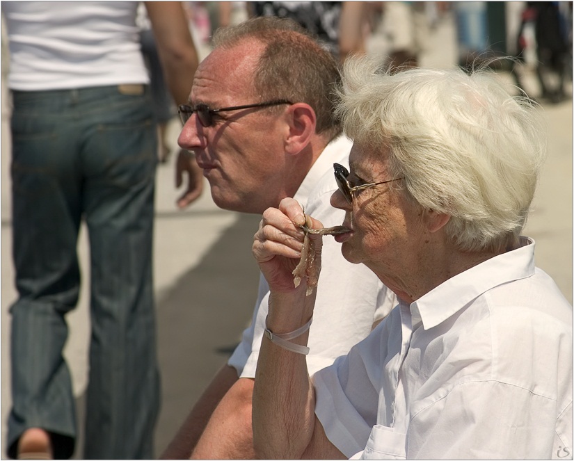 photo "About famous Dutch herring." tags: portrait, genre, 