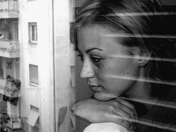 photo "city thoughts" tags: black&white, portrait, woman