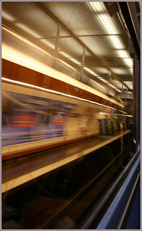 photo "In the tube" tags: architecture, landscape, 