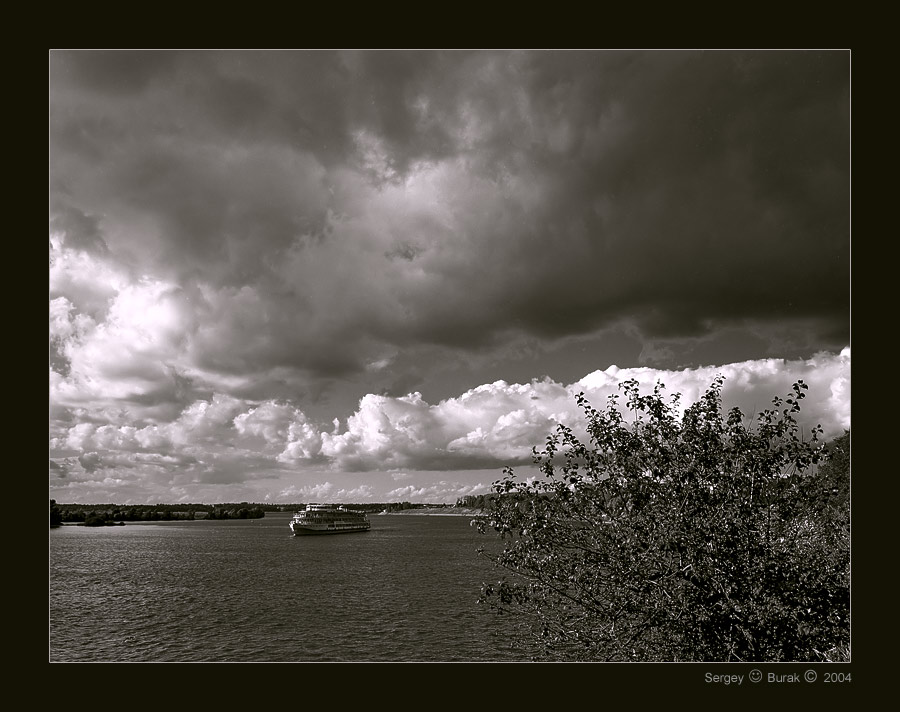 photo "Clouds over Volga" tags: landscape, black&white, clouds