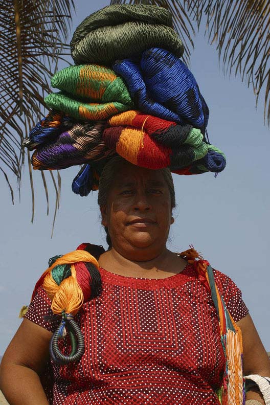 photo "mexican hamaca vendor" tags: travel, portrait, North America, woman