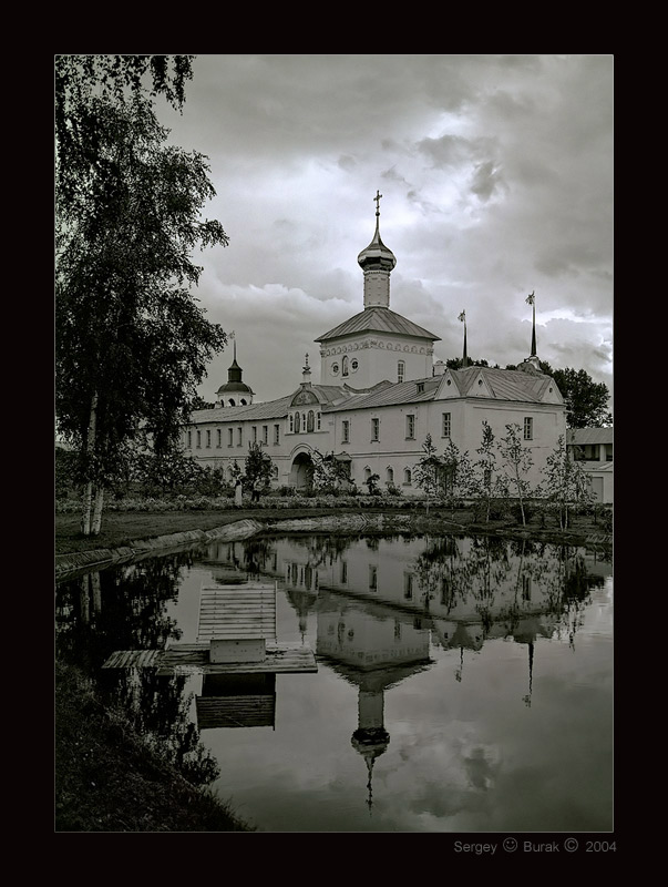 photo "Tolgskij a monastery - B/W" tags: architecture, black&white, landscape, 
