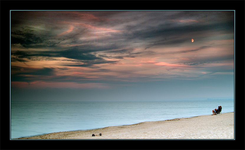 photo "Couple Under the Moon" tags: landscape, sunset, water