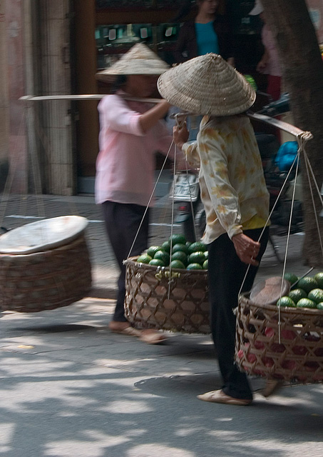 фото "Carrying baskets" метки: путешествия, Азия