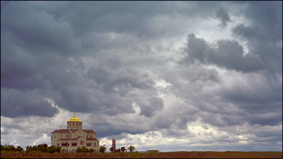 photo "The Temple" tags: landscape, clouds