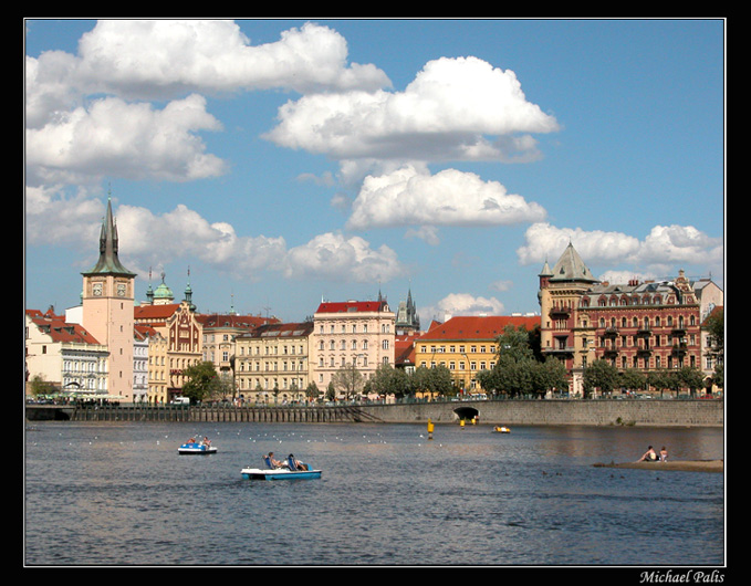 photo "River walk" tags: misc., architecture, landscape, 