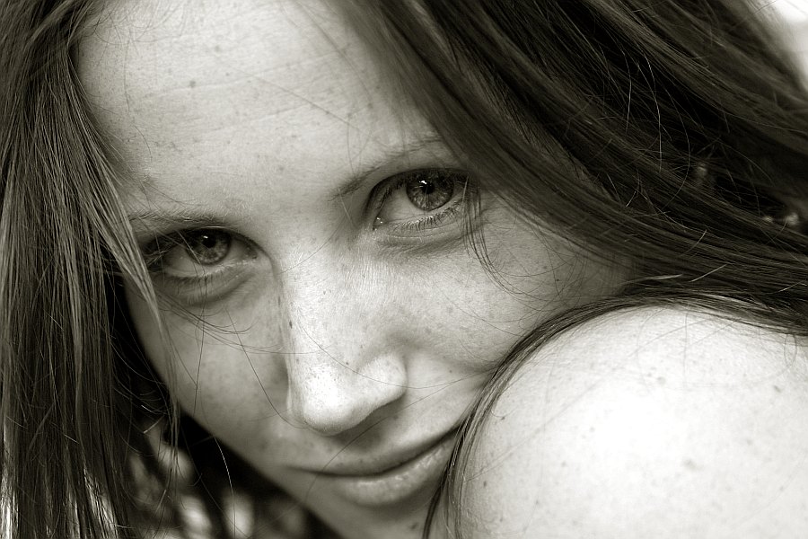 photo "eyes..." tags: black&white, portrait, woman
