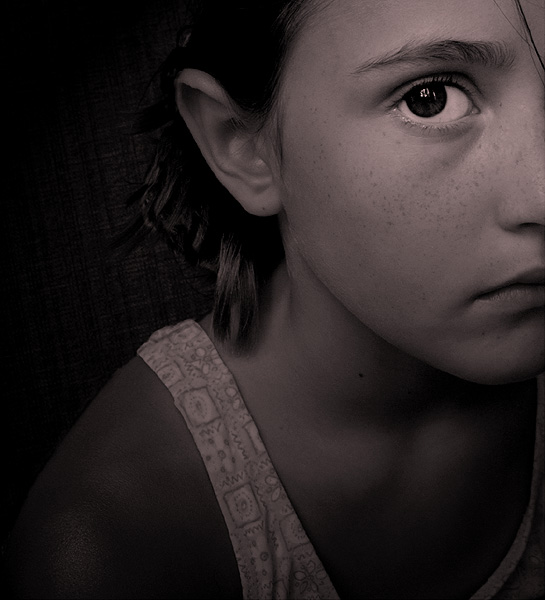 photo "jacly is watching you..." tags: portrait, children