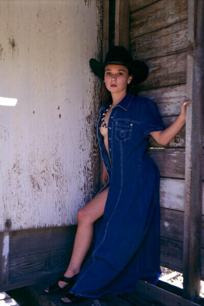 photo "Ghost Town Portfolio" tags: nude, 