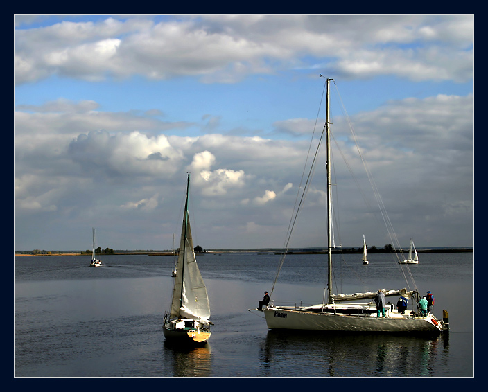 photo "Rest after a regatta" tags: landscape, clouds, water