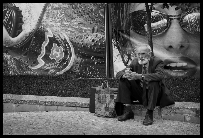photo "Photo not about the Coca" tags: genre, black&white, 