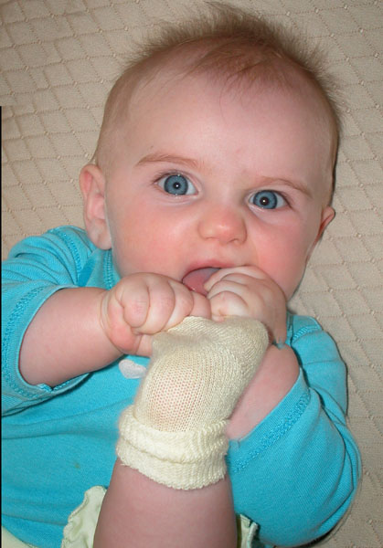 photo "Foot in your Mouth" tags: portrait, children