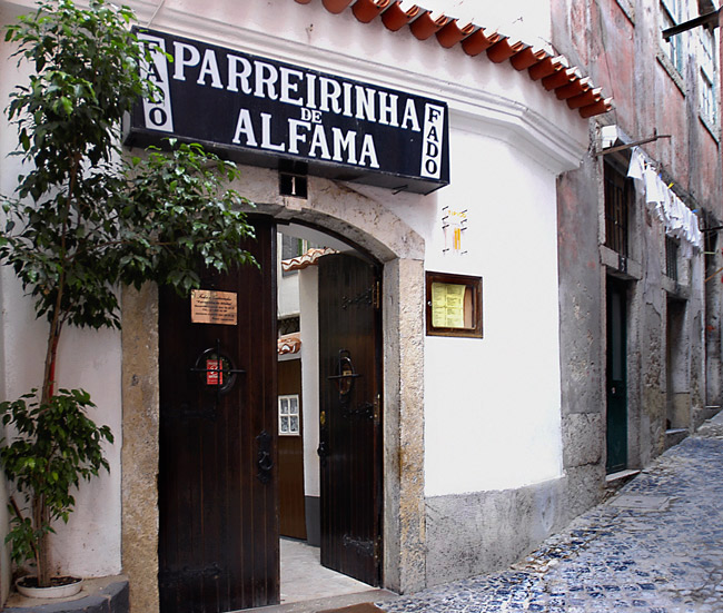 фото ""Old streets of Lisbon" #16" метки: разное, 