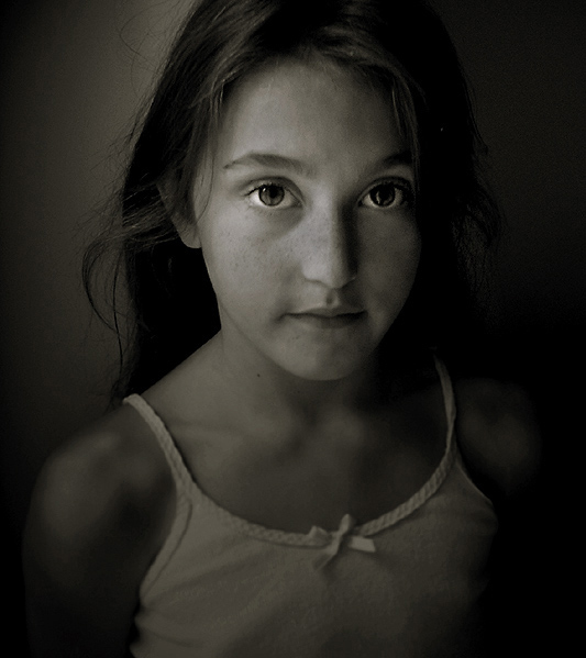 photo "jaclyn already knows" tags: portrait, children