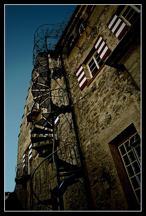 photo "The Old Stairway" tags: architecture, landscape, 