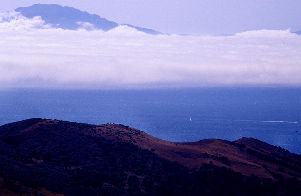 photo "Gibralt. An African cost beyond the clouds" tags: travel, landscape, Europe, water