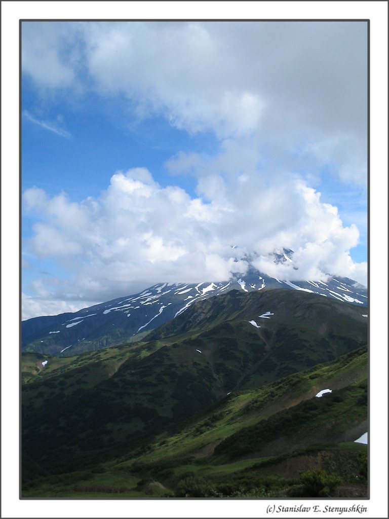 photo "Lost world #2 - Hidden volcano" tags: landscape, clouds, mountains