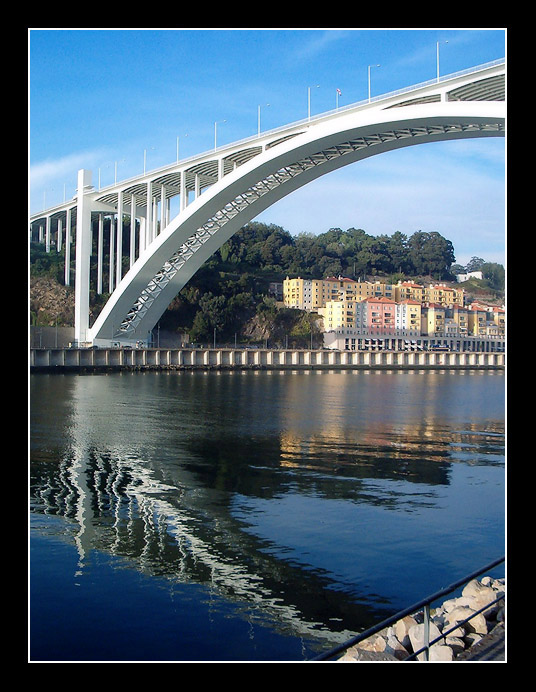 photo "semi-arch at Douro river" tags: landscape, architecture, water