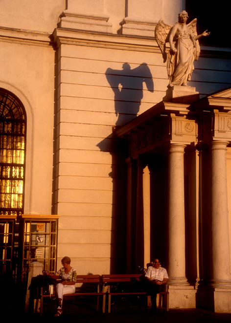 photo "Angel on duty" tags: architecture, travel, landscape, Europe