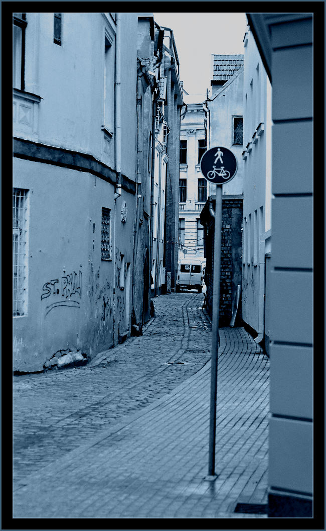 photo "Narrowest street of Riga" tags: , 