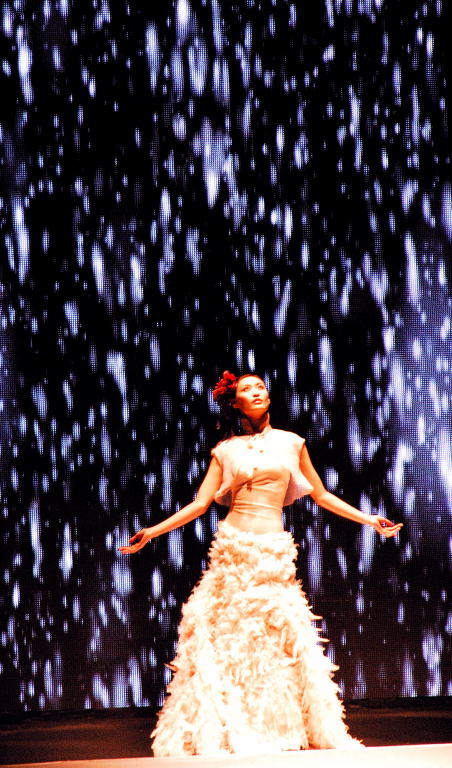 photo "2004 South East Asia International Fashion Show" tags: glamour, travel, Asia