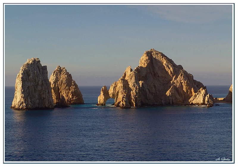 фото "Cave in S. Lucas Cape" метки: путешествия, пейзаж, Северная Америка, вода