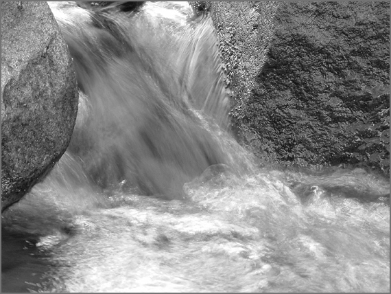 photo "...flow..." tags: landscape, black&white, water