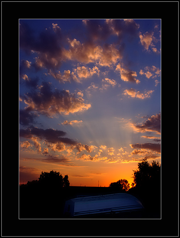 photo "Struggle for a night" tags: landscape, clouds, sunset