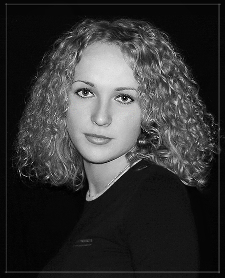photo "A Girl" tags: black&white, portrait, woman