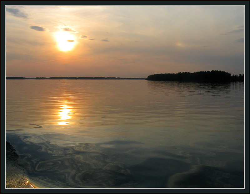 photo "UFO or a stain on the Sun" tags: landscape, sunset, water