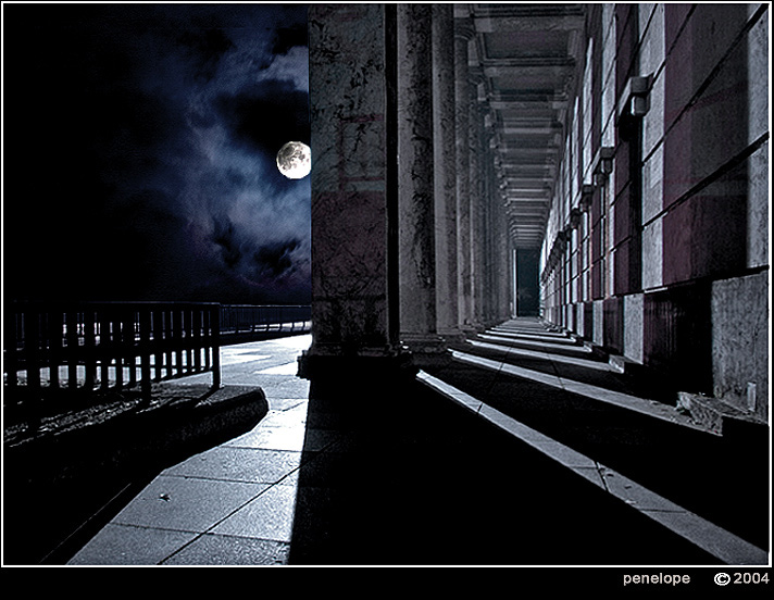 фото "The Moon" метки: архитектура, пейзаж, 