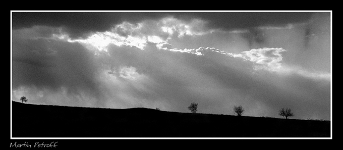 photo "***" tags: landscape, black&white, clouds