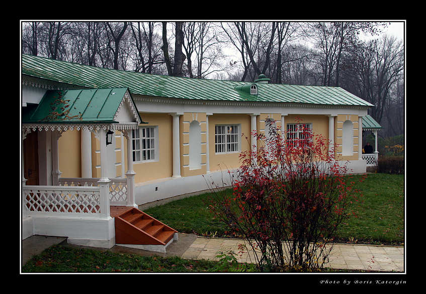 фото "Здесь жил Тургенев" метки: архитектура, пейзаж, осень