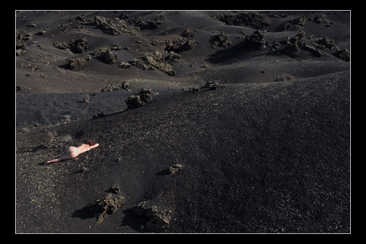 photo "Lost in the desert" tags: nude, landscape, 