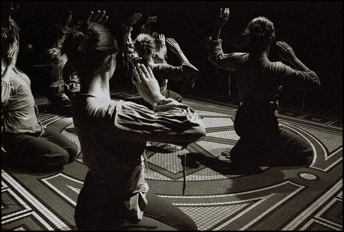 photo "Tribal dance" tags: black&white, reporting, 