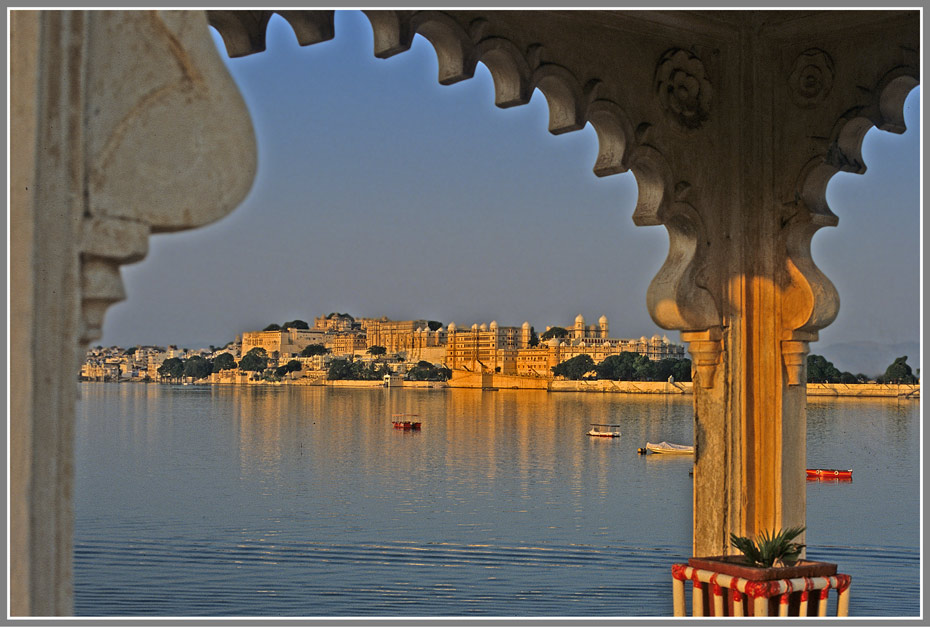 photo "Udaipur" tags: architecture, landscape, 