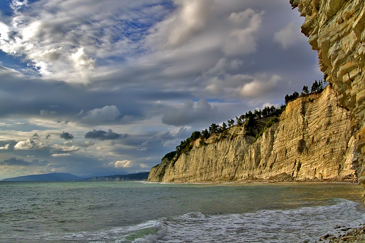 photo "The storm begins" tags: landscape, mountains, water