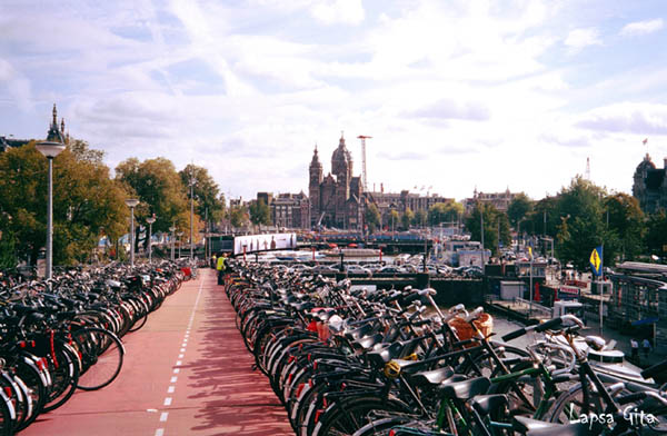 photo "Amsterdam" tags: travel, architecture, landscape, Europe