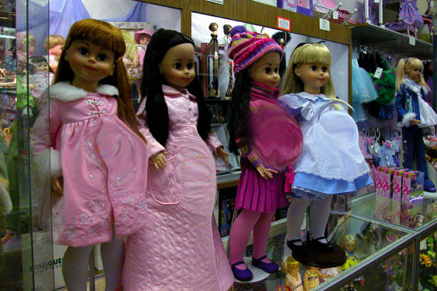 photo "Naughty Dolls" tags: humor, 