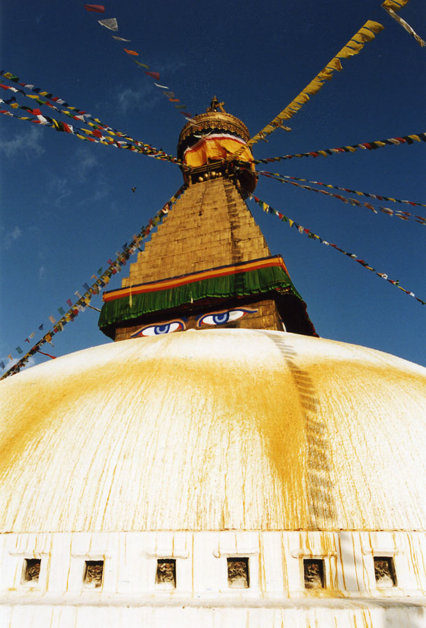 photo "The all-seeing Buddha" tags: architecture, travel, landscape, Asia