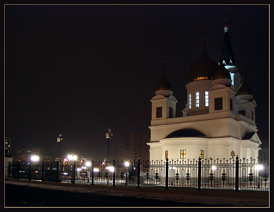 photo "Night walks" tags: architecture, landscape, night