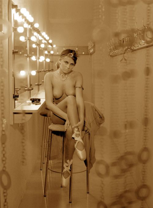 photo "Before performance" tags: nude, black&white, 
